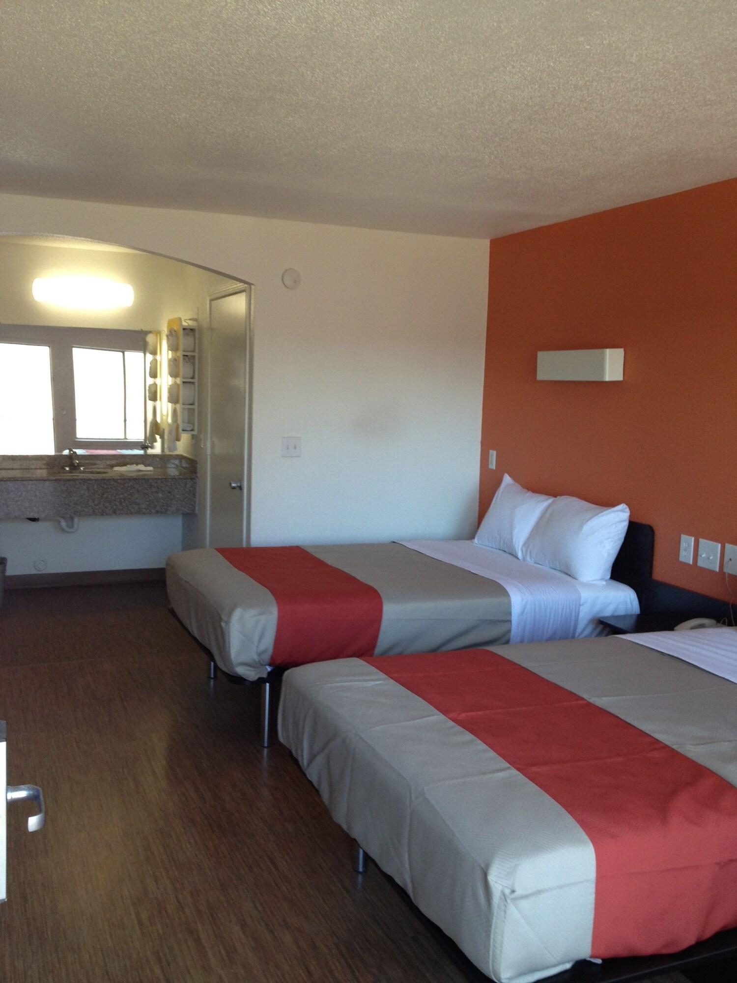 Motel 6-Grand Prairie, Tx - Near Six Flags Drive Ngoại thất bức ảnh